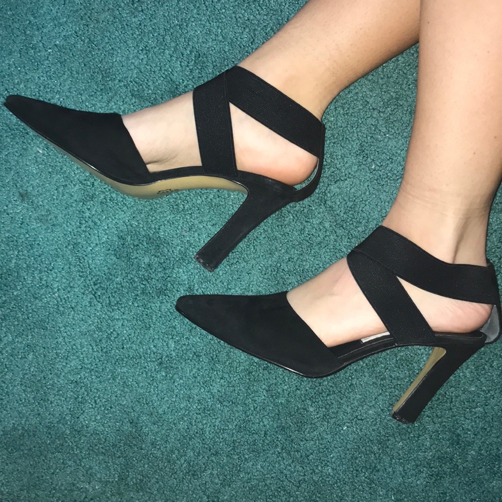 Black pointed toe heels
